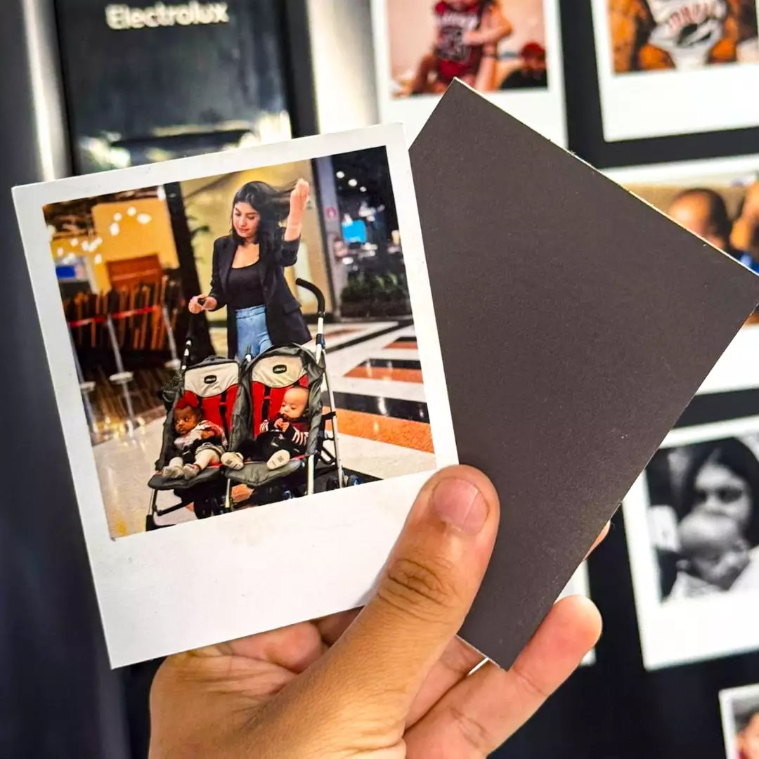 CAIXINHA DE FOTOS POLAROID COM ÍMÃ